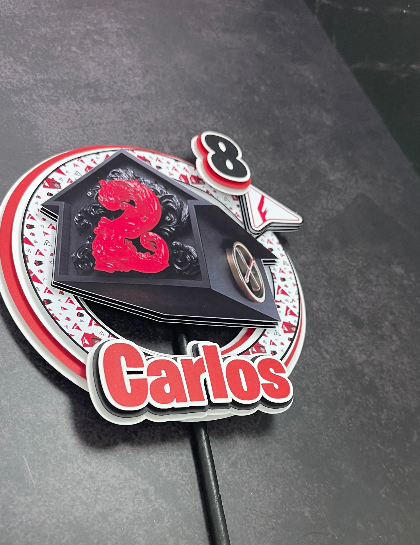 Reality House Style 3D Cake Topper – Casa Roja – Nombre y Edad Personalizados – Urban Theme Birthday Decoration