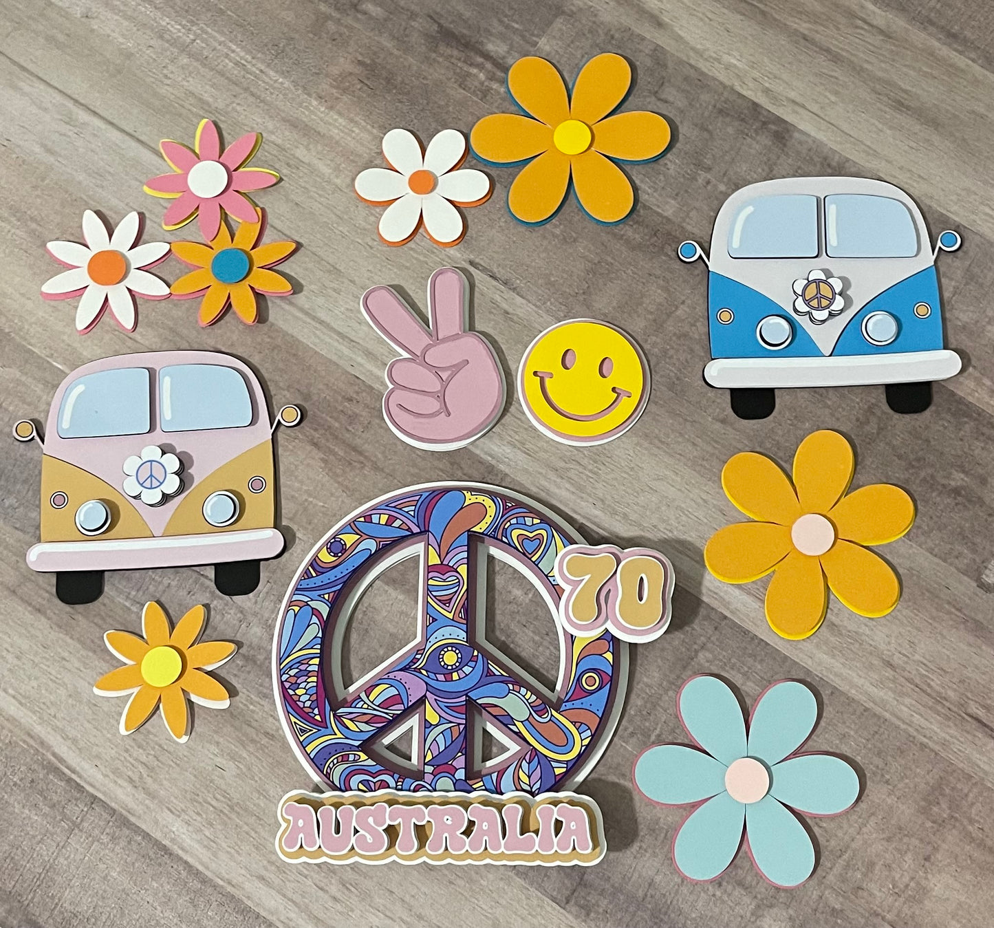 Combi decoration for cake //Groovy // 70's // hippie // Retro // Van // Combi // Cumpleaños maravilloso, Groovy One Birthday Decor, Retro Party